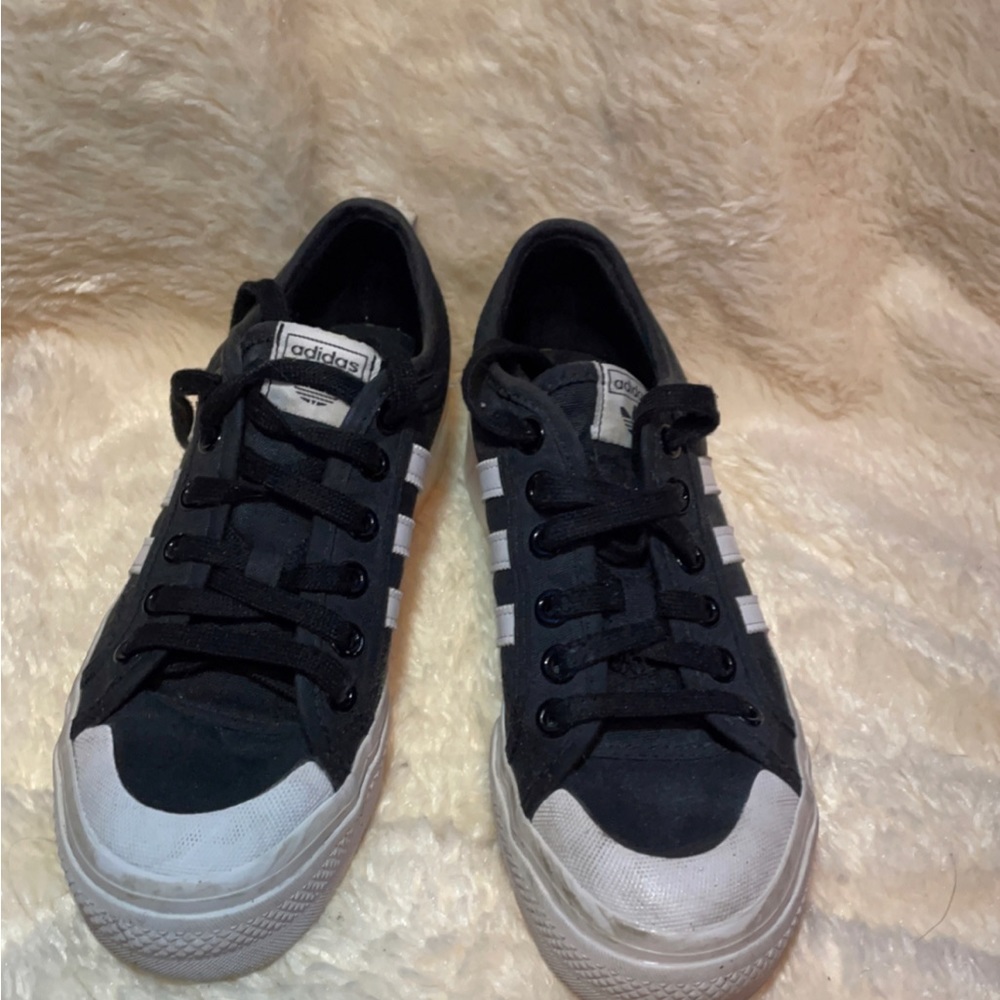 Black & white Adidas platform sneakers, size 7 in women’s